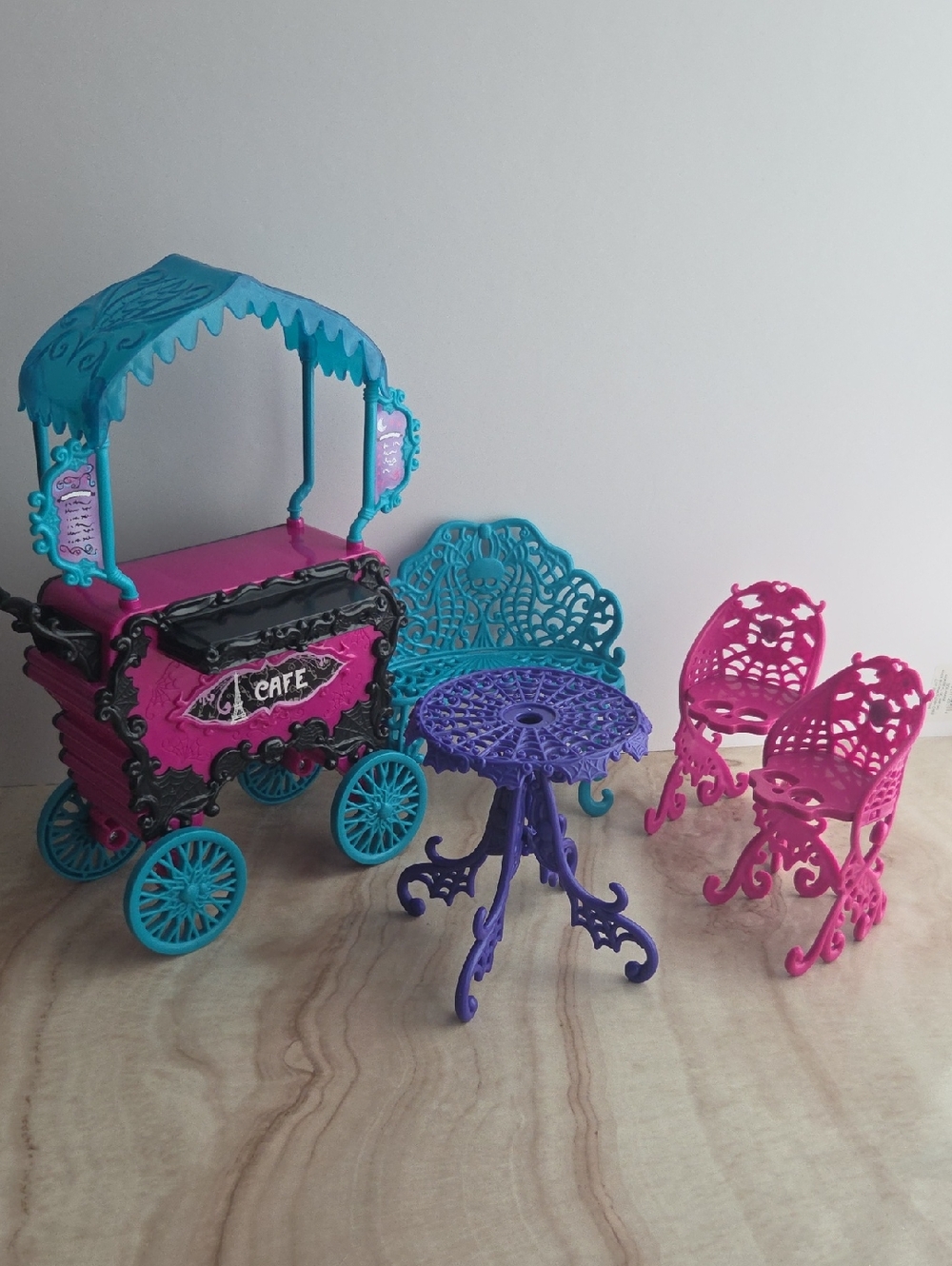 3/ $40 Monster High Scaris Cafe